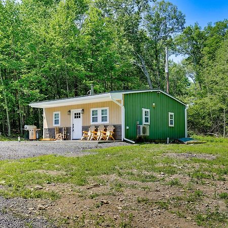 Secluded Poconos Cabin With Fire Pit On 75 Acres! East Stroudsburg Zewnętrze zdjęcie