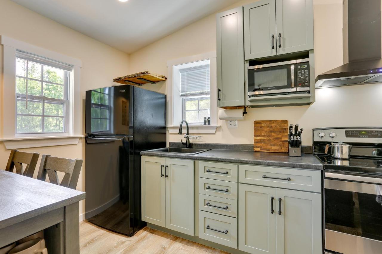 Secluded Poconos Cabin With Fire Pit On 75 Acres! East Stroudsburg Zewnętrze zdjęcie