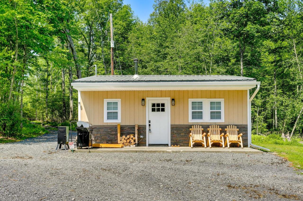 Secluded Poconos Cabin With Fire Pit On 75 Acres! East Stroudsburg Zewnętrze zdjęcie