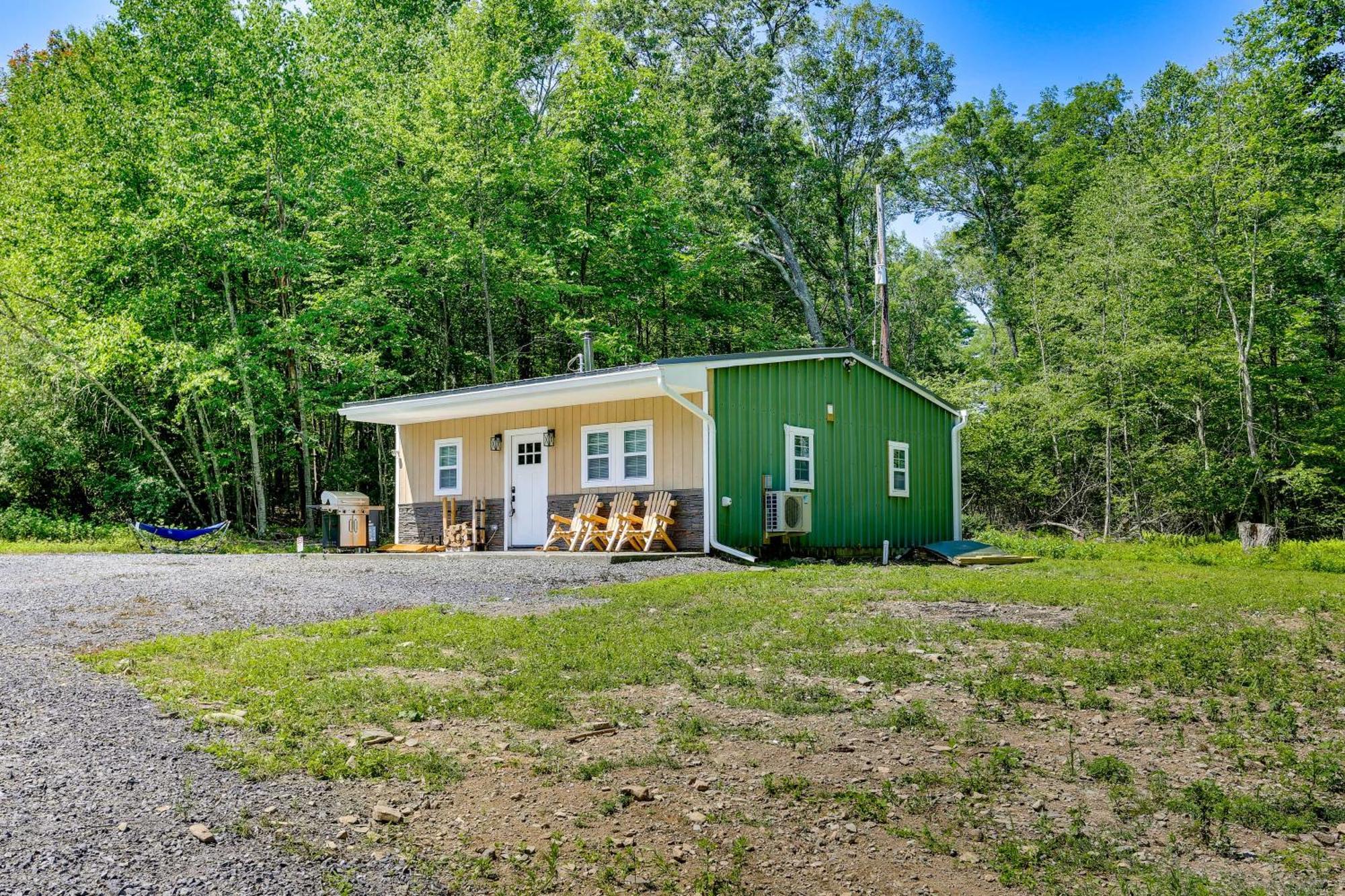 Secluded Poconos Cabin With Fire Pit On 75 Acres! East Stroudsburg Zewnętrze zdjęcie